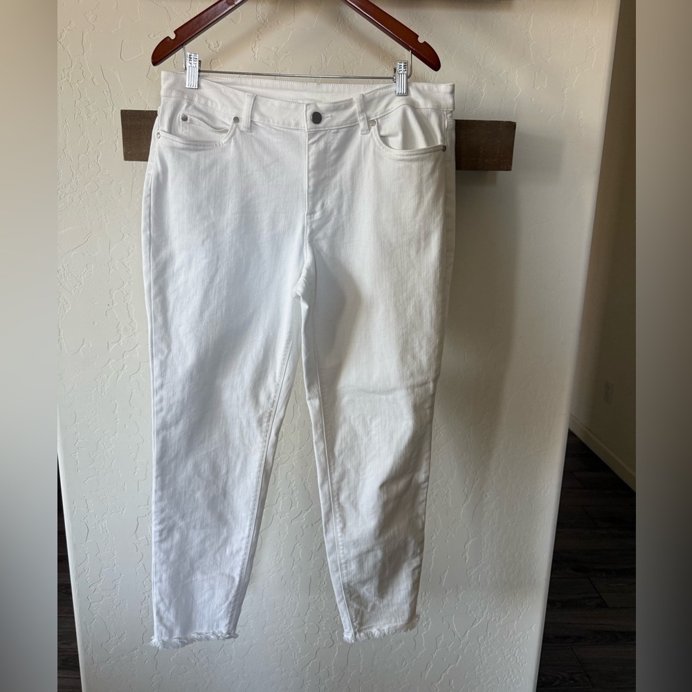 Vince Camuto|White Ankle skinny Jeans/Crisp Finish with raw hem•••size 14,Beachy - Picture 2 of 12